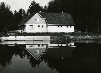 Käsmu metskonna eramud, vaade üle vee. Arhitekt Anu Kotli  similar photo