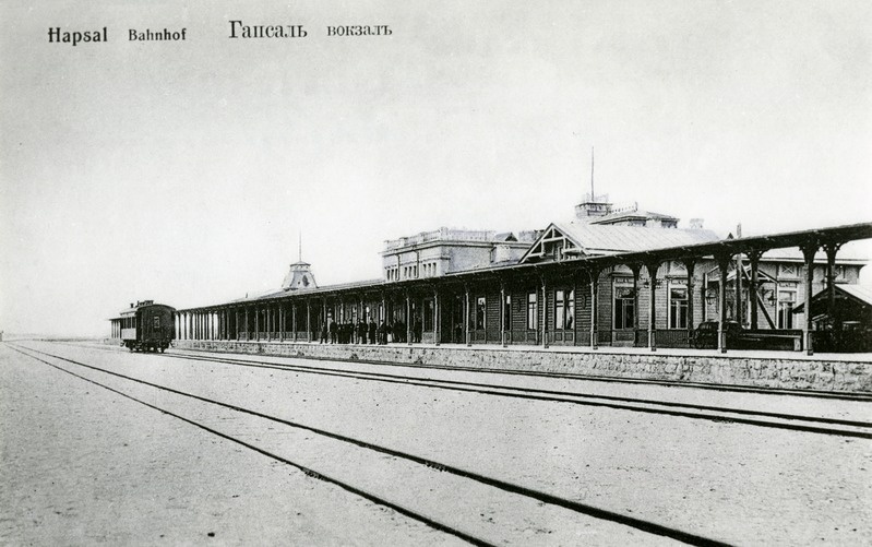 Haapsalu raudteejaam, vaade raudtee poolt. Arhitekt K. Verheim