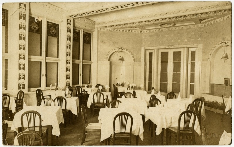 Kino Gloria Palace restorani saal; hiljem restoran Astoria puhvetisaal; tänapäeval klubi Teater Members Lounge