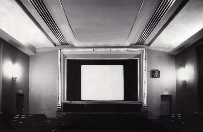 Kino Victoria Palace Nõmmel, interjöörivaade. Arhitektid Edgar Velbri, Friedrich Wendach