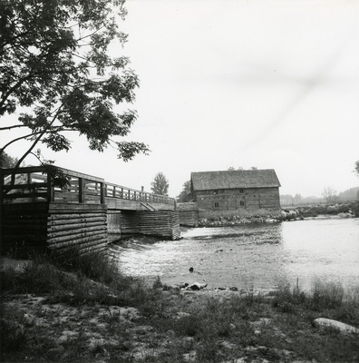 C.R. Jakobsoni talumuuseumi jahu- ja saeveski, vaade sillaga üle vee  similar photo