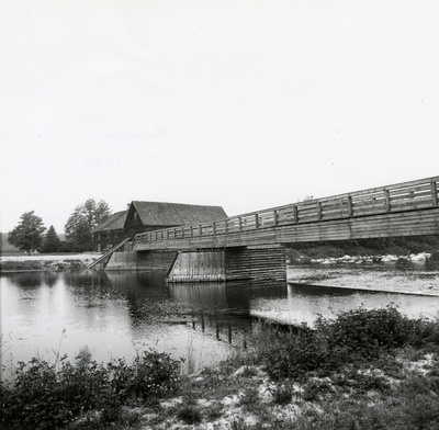 C.R. Jakobsoni talumuuseumi jahu- ja saeveski, vaade sillaga üle vee  similar photo