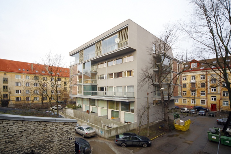Korterelamu Tallinnas Allika tänaval, vaade hoonele. Rein Murula Arhitektuuribüroo: Murula & Marti Kahu