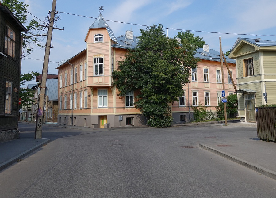 Kadriorg, Faehlmanni, Wiedemanni ja Vesivärava tänava ristmik. rephoto