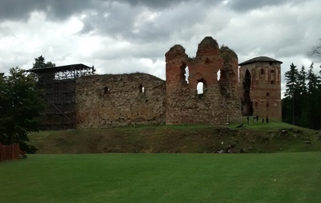 Photo postcard. Vasseliina. View of the ruins of Vastseliina Castle in the southeast. rephoto