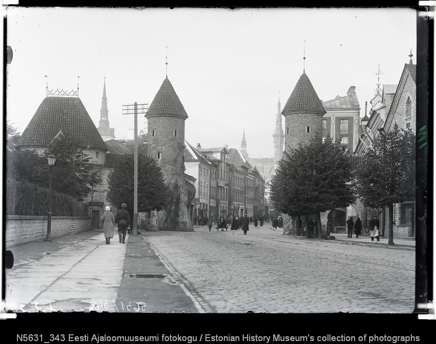 Viru värav ja Viru tänav. Vaade südalinna poole