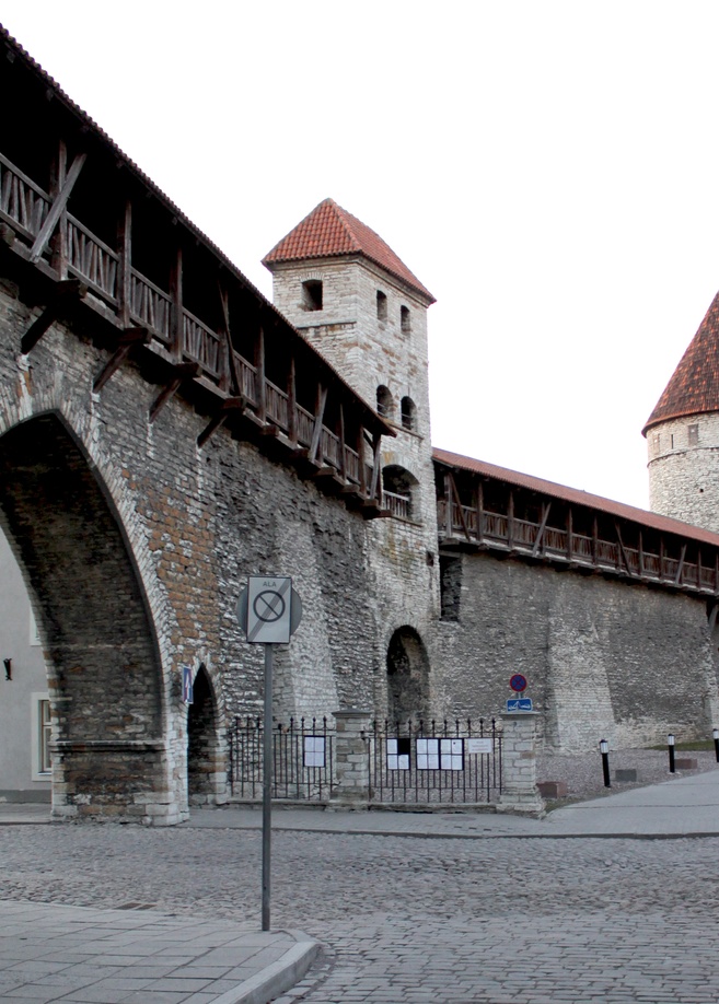 Linnamüür Suur-Kloostri tänaval rephoto