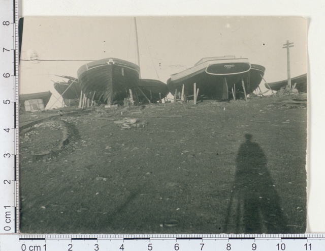 On the western coast, Ruhnu