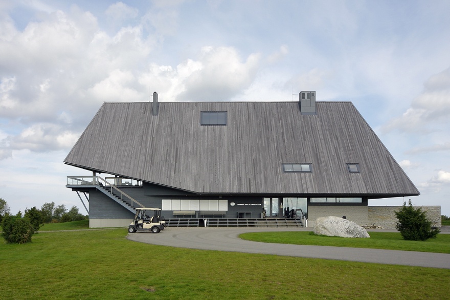 Estonian Golf & Country Clubi golfiklubi hoone Jõelähtmel, vaade hoonele. Arhitekt Andres Siim