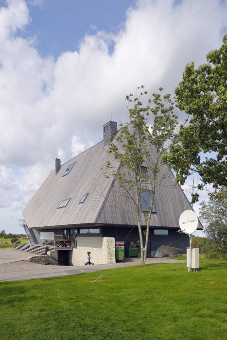 Estonian Golf & Country Clubi golfiklubi hoone Jõelähtmel, vaade hoonele. Arhitekt Andres Siim