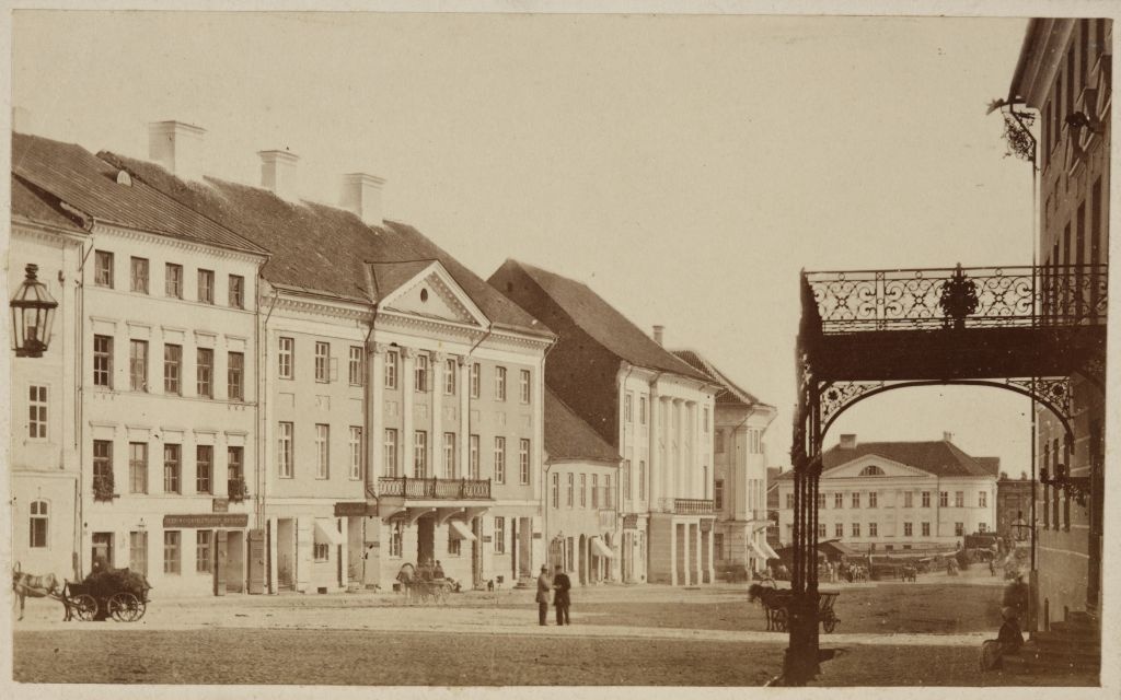 Tartu Raekoja square from the end of the University Street