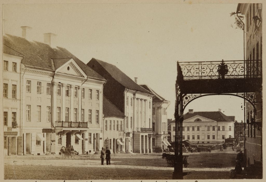 Tartu Raekoja square from the end of the University Street