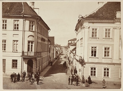 View on Rüütli Street by the Raekoja square  duplicate photo