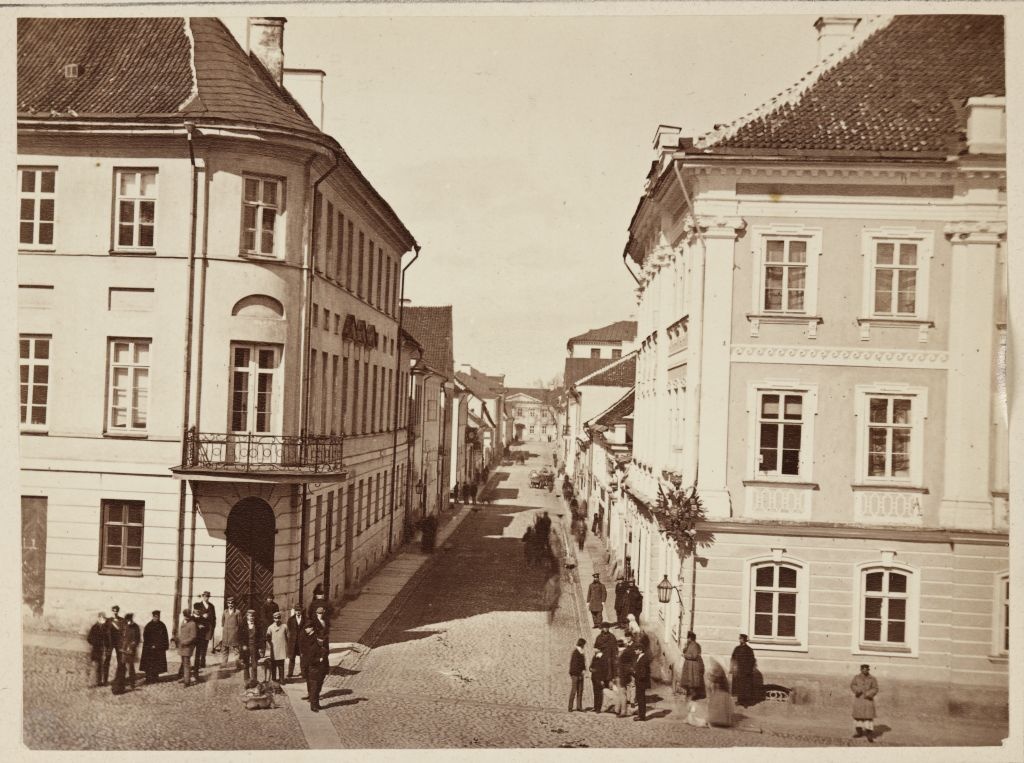 View on Rüütli Street by the Raekoja square