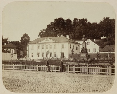 Barclay plates and monument  similar photo