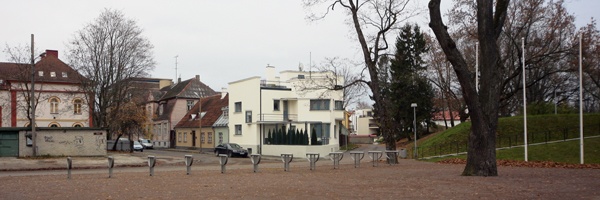 Olev Siinmaa eramu Pärnus, panoraamvaade hoonele. Arhitekt Olev Siinmaa