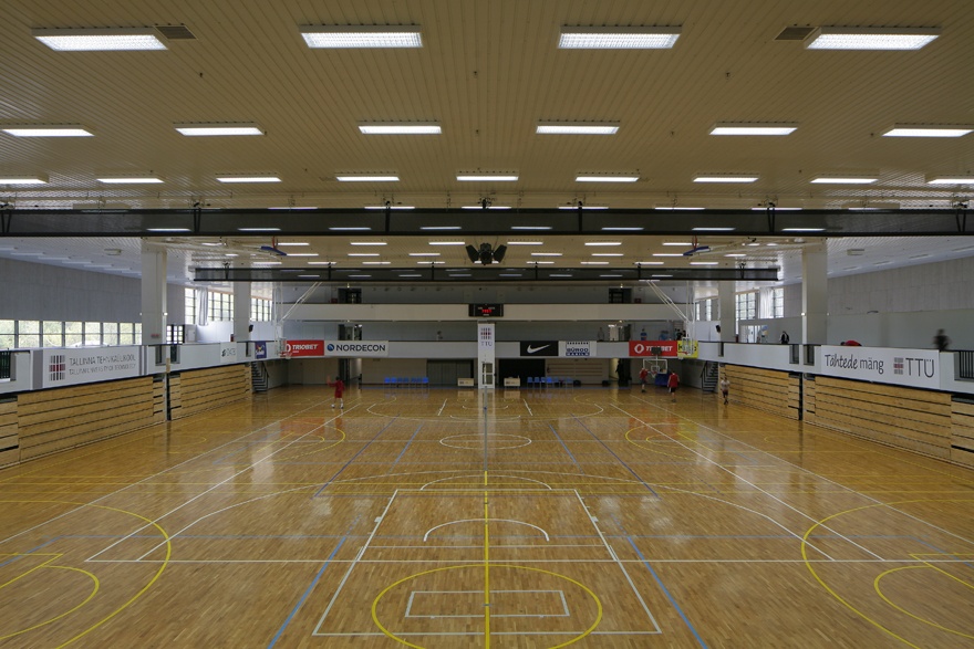 TTÜ spordihoone saal. Männiliiva 7, Tallinn. Arhitekt Raine Karp