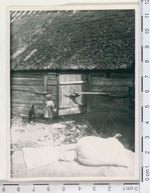 Door. Kihnu, Sääre k