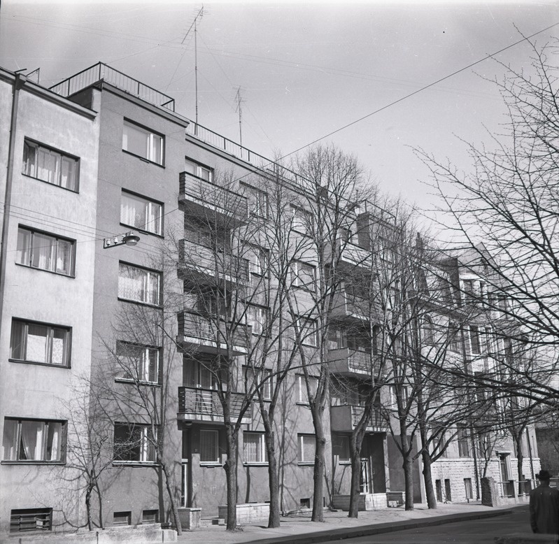 Korterelamu Tallinnas, Raua 37. Arhitekt Udo Ivask