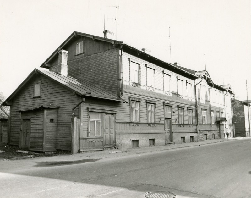 Pelgulinn: Telliskivi 6 ja 8 elamud