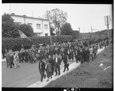 June 21, 1940 Demonstration in Tallinn, colonel of demonstrators on Narva highway between Tormi Street.  similar photo