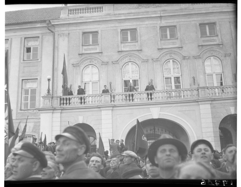 June 21, 1940 Participants of the demonstration in Toompea, demonstrators on Lossi Square.