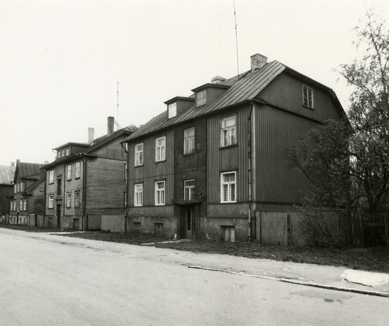 Pelgulinn: elamud Saue 8 ja Saue 10