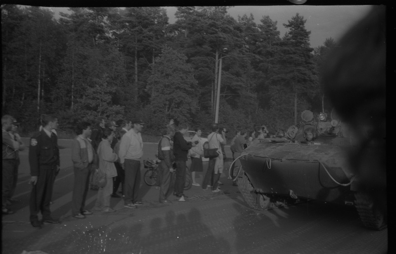 Soviet army soldiers leave the Teletorn in Kloostrimetsa, after the evening at 19.