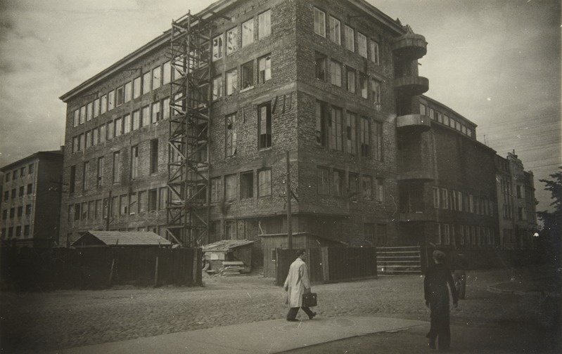 Raadiokomitee hoone, nn vana raadiomaja ehitusjärgus. Arhitektid Elmar Lohk (algne kavand) ja Grigori Šumovski