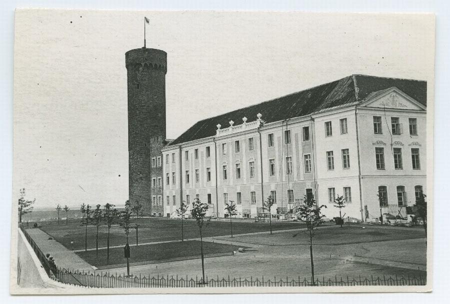 Tallinn, Toompea Castle and Pikk Hermann on the south, on the front of the garden.