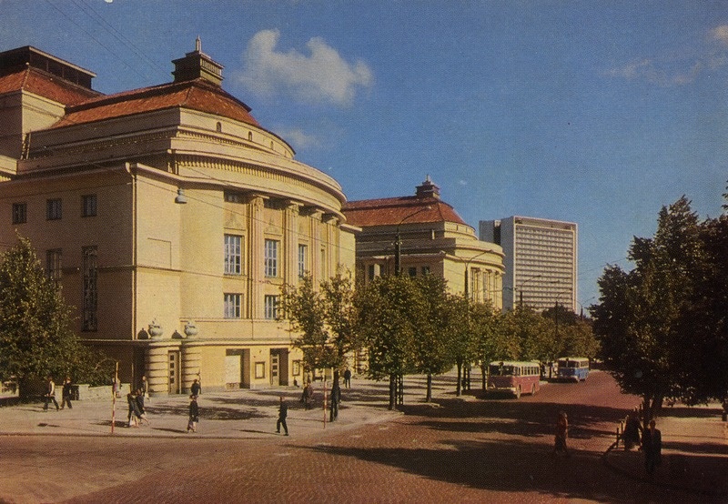 Estonia puiestee: Estonia teater ja Viru hotell