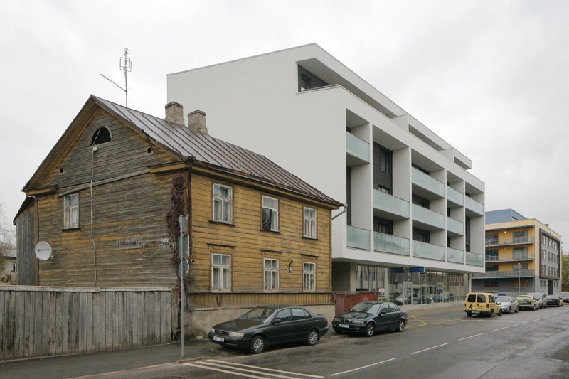 Puumaja Raatuse 64 ja korterelamu Raatuse 68 Tartus. Arhitekt Andres Siim (Arhitektuuristuudio Siim & Kreis)