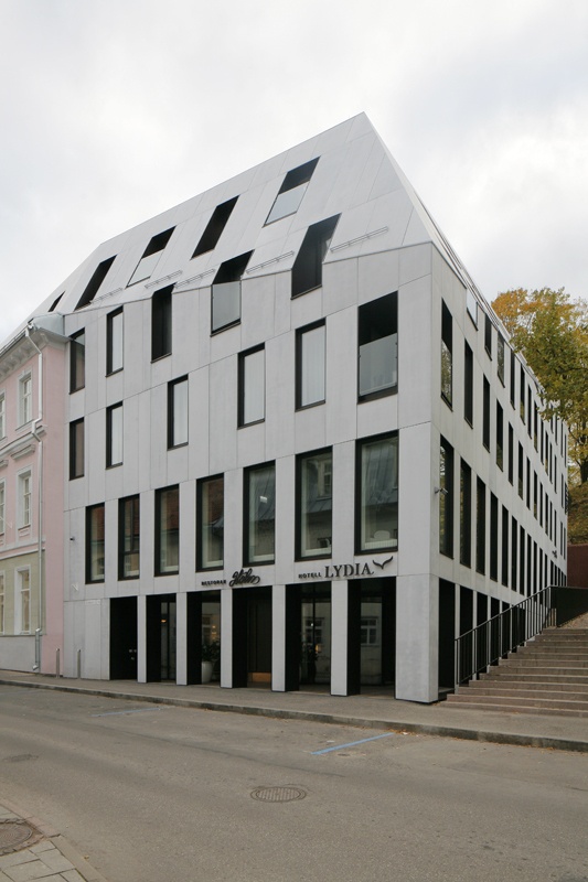 Hotell Lydia Tartus. Arhitektuuribürood Allianss ja Mudel (arhitektid Tarmo Teedumäe, Paco Ulman, Tõnis Savi, Indrek Tiigi)