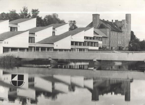 View Follow the study corps of Sovhoostehnika and Follow the castle