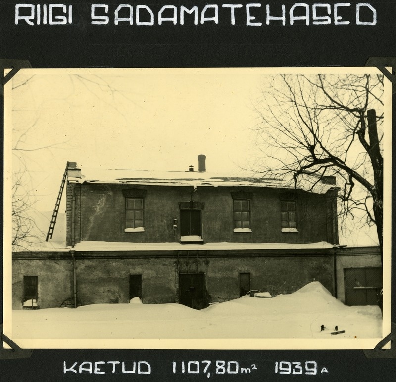 Riigi Sadamatehased. Vaade tuvastamata hoonele