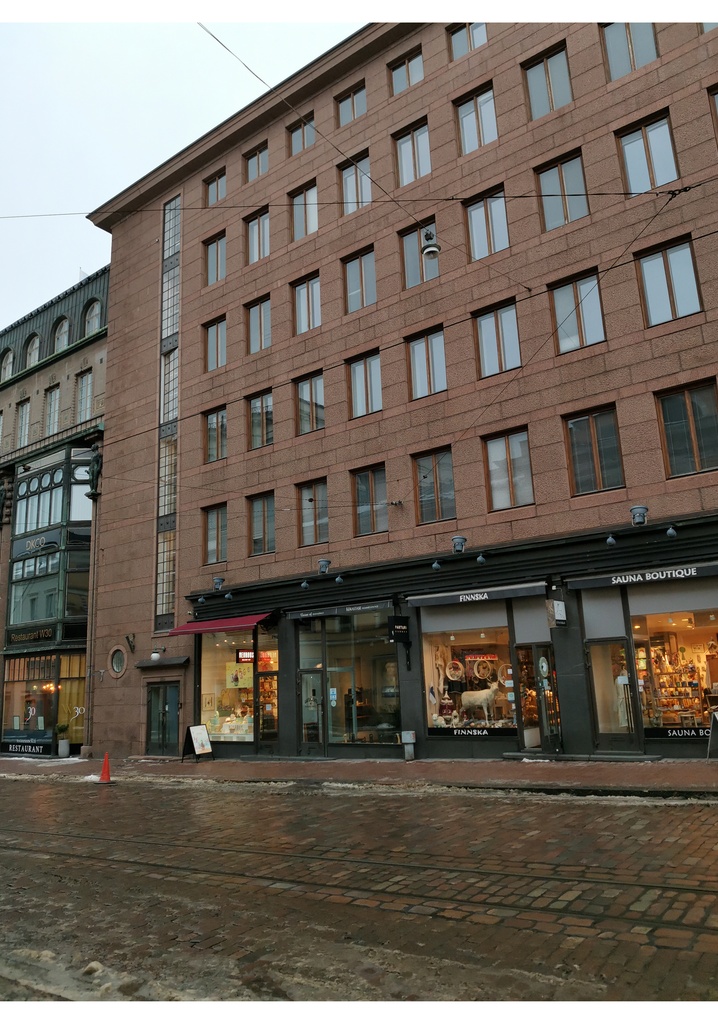 Unioninkatu 32. Rakennuksen suunnitellut Gesellius, Lindgren & Saarinen, 1904. Talo purettu 1934. rephoto