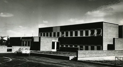 Saku Näidissovhoostehnikumi masinakeskus. Arhitekt Valmi Kallion  duplicate photo