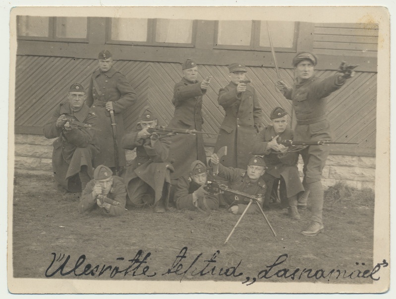 foto, sõjaväeõppus, laskurid sihtimas, Lasnamäe 1925