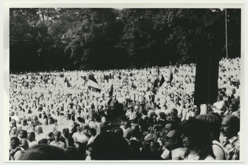 foto, Viljandi, Rahvarinne, miiting 1988 foto Peeter Hunt