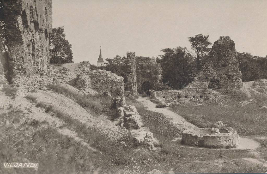 foto Viljandi lossimäed, lossiõu 1930 F J. ja P.Parikas