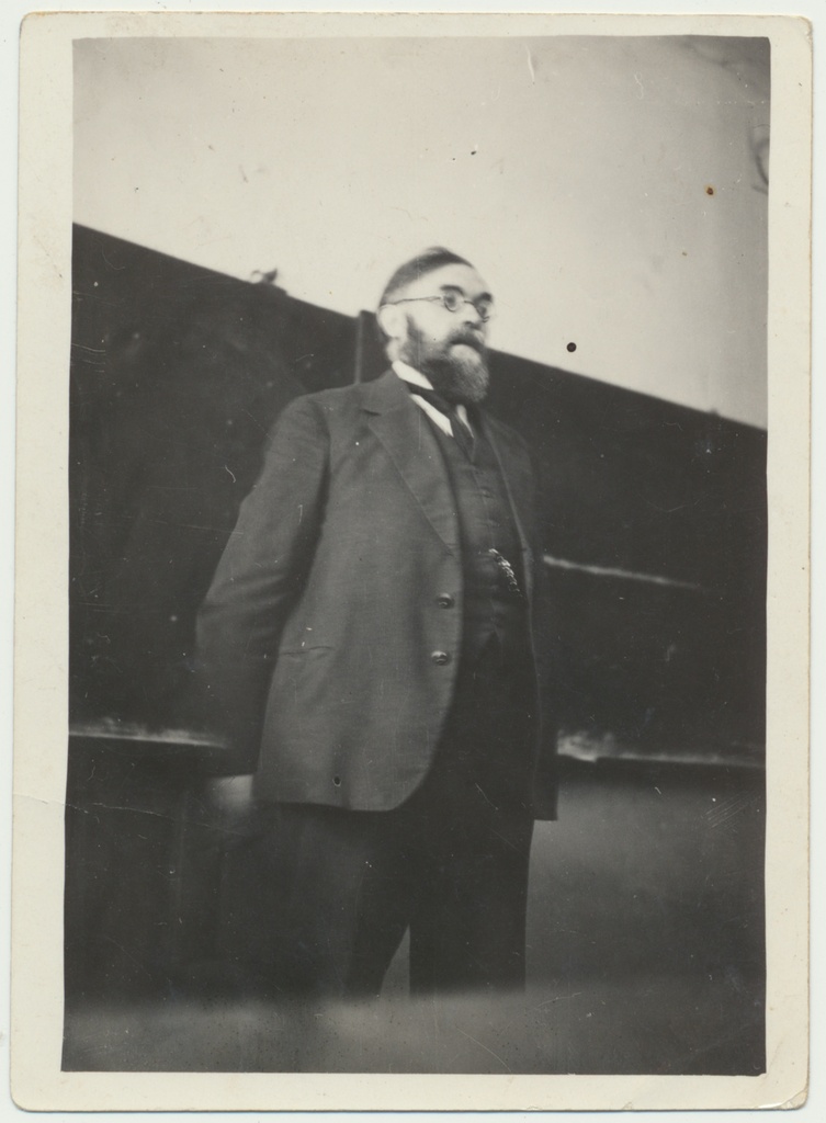 foto, August Oswald Westrén-Doll usuõpetustunnis