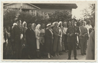 foto, Johan Laidoner kõnelemas rahvale taluõuel 1938  duplicate photo