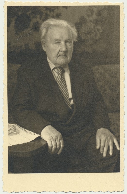 foto Peeter Vardiste (Varkel), pedagoog, u 1940