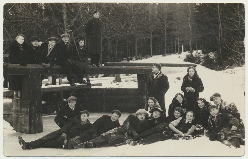 foto Polli aianduskooli õpilased u 1938
