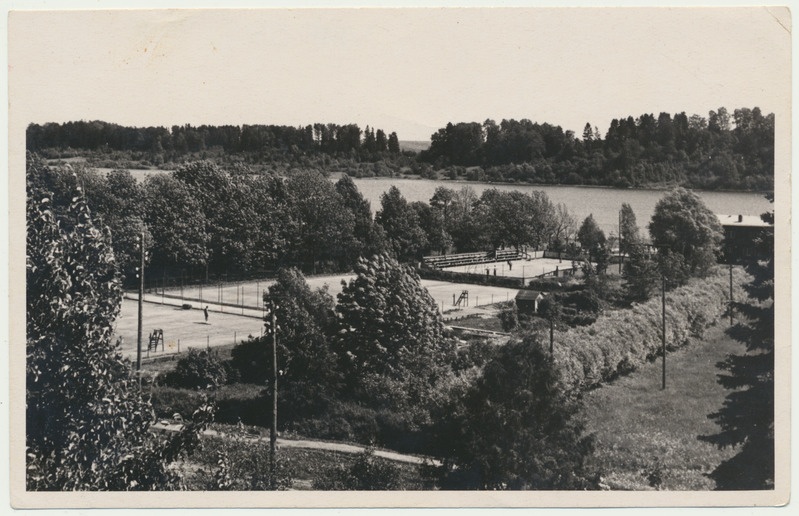 foto Viljandi, tenniseväljakud, järv u 1958 foto L. Kadalipp