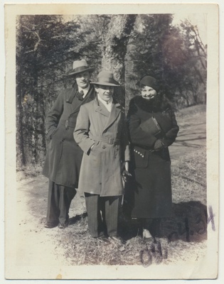 foto Konstantin Akerberg, Veera Akerberg ja ?, 02.04.1934, Viljandi?  duplicate photo