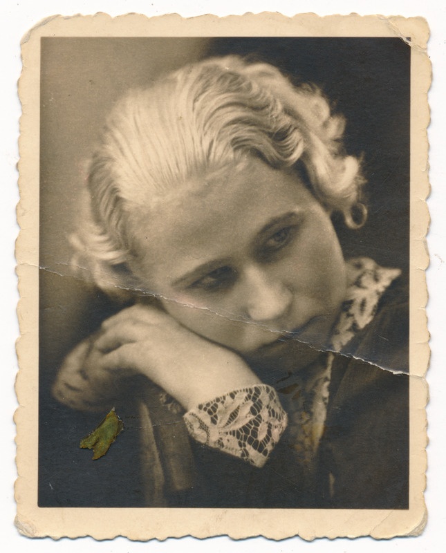 foto, Marie Saksniit (1918-2015), u 1938 foto Jaan Riet