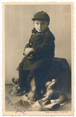 foto, Vahur Kivisild, kergejõustiklane, treener, kaheaastane laps 1937 foto J. Riet  duplicate photo