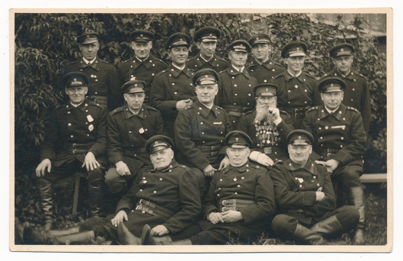 grupifoto, Viljandi Linna Vabatahtliku Tuletõrjeühingu veemuretsejate jaoskond 1936