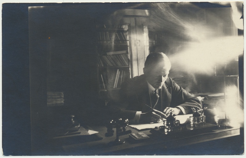 foto Evald Traugott Konno, advokaat, Viljandi, Jakobsoni tn 11 (Metsa maja), kabinet, u 1935